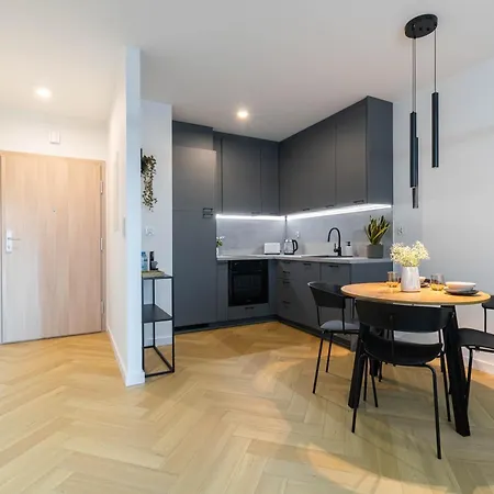 Apartment Ceglana - Free Parking - Self Check-in *