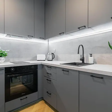 Apartment Ceglana - Free Parking - Self Check-in *
